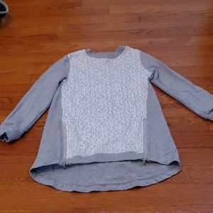 Girl U sweater with lace  Size 6. Good condition